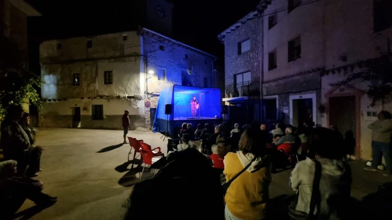 Cardelina en Cantabrana